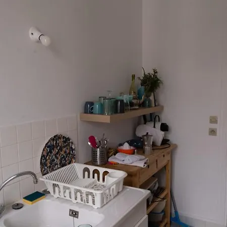 Superb Apartment On The Canal Saint Martin Apartament Paryż
