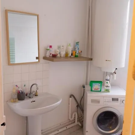 Superb Apartment On The Canal Saint Martin Paryż